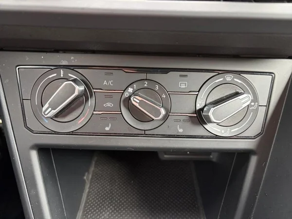 VOLKSWAGEN Taigo (2022) — foto 19 van 28