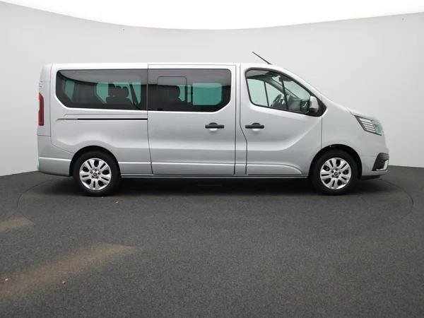 Renault Trafic (2024) — foto 38 van 40
