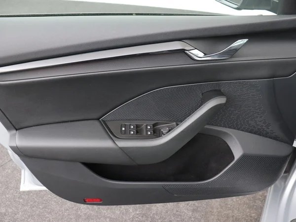 SKODA Octavia Combi (2024) — foto 9 van 18