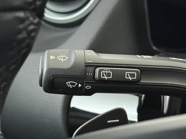MERCEDES GLA 180 (2023) — foto 16 van 29