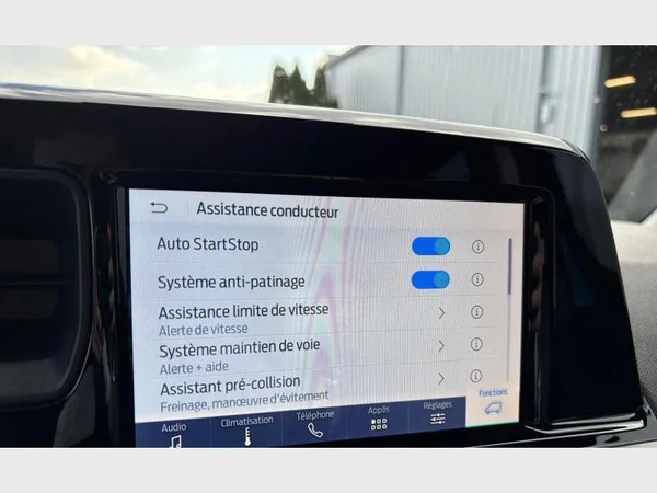Ford Tourneo Courier (2025) — foto 14 van 30