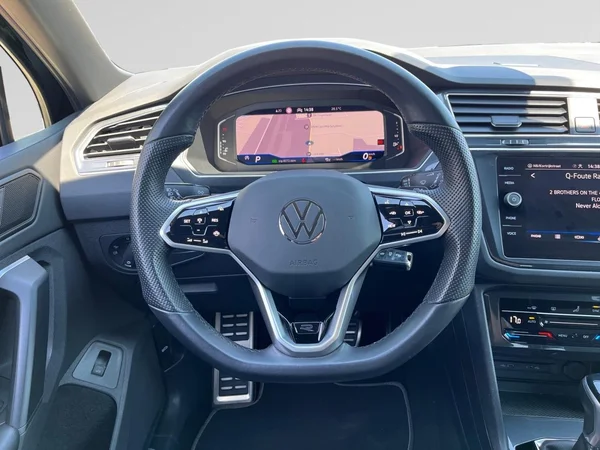 VOLKSWAGEN Tiguan (2022) — foto 2 van 22