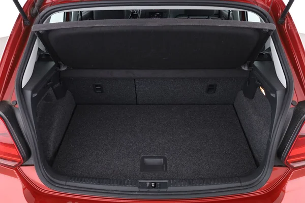 Volkswagen Polo (2015) — foto 8 van 16