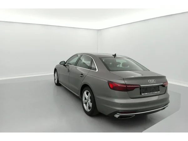 AUDI A4 (2022) — foto 2 van 36