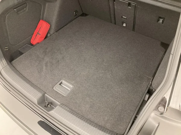 VOLKSWAGEN Golf VIII SW (2024) — foto 19 van 36