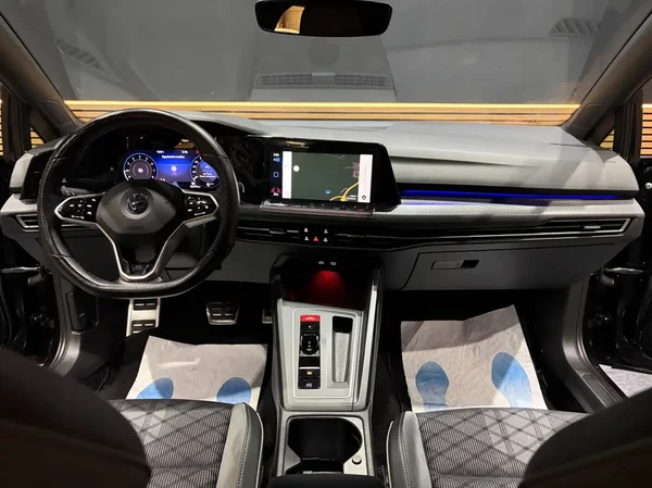 Volkswagen Golf (2022) — foto 2 van 29