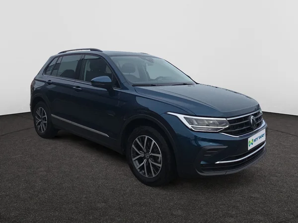 VOLKSWAGEN Tiguan (2024) — foto 10 van 23