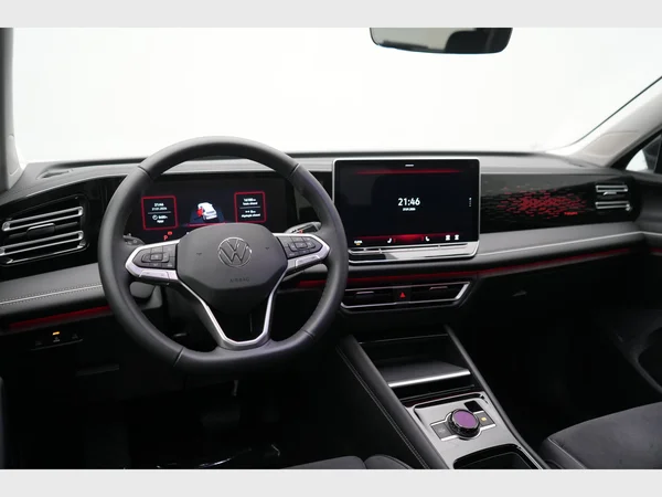VOLKSWAGEN Tiguan (2025) — foto 8 van 31