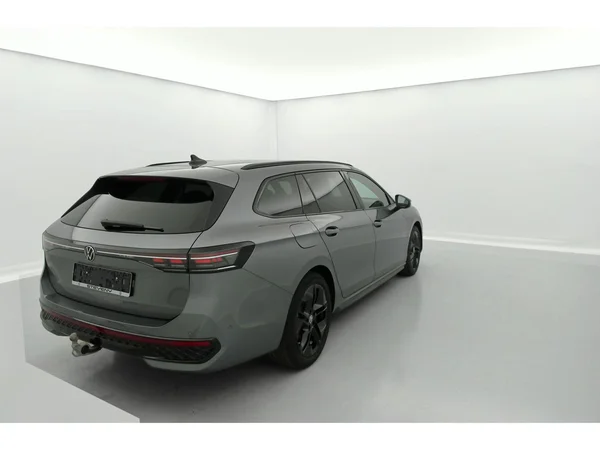 VOLKSWAGEN Passat SW (2024) — foto 36 van 36