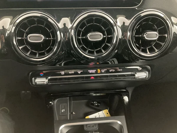 MERCEDES-BENZ B 180 (2020) — foto 19 van 36