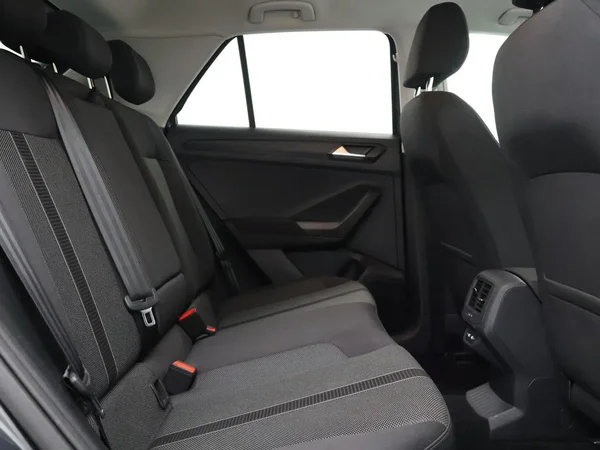Volkswagen T-Roc (2022) — foto 23 van 28