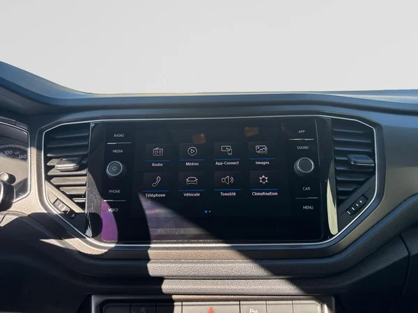VOLKSWAGEN T-Roc (2017) — foto 10 van 22