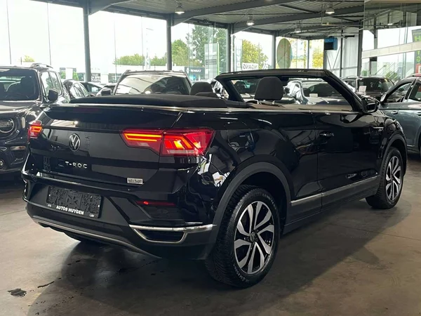 Volkswagen T-Roc Cabriolet (2021) — foto 13 van 18