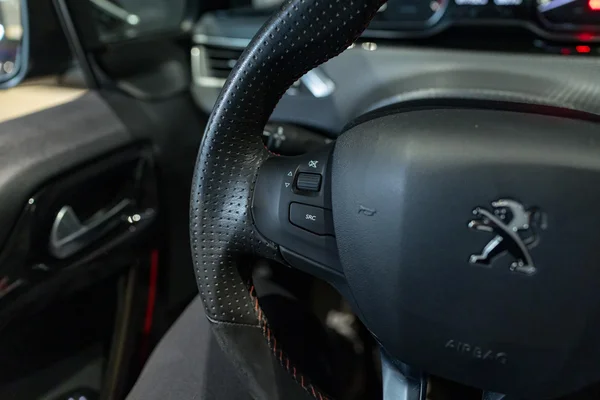 Peugeot 208 (2017) — foto 8 van 33