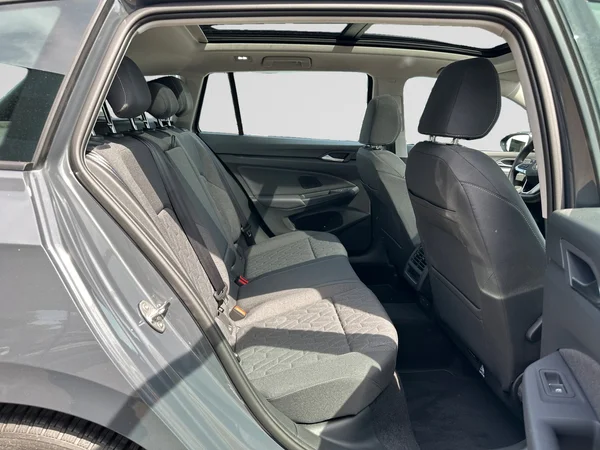 VOLKSWAGEN Golf VIII SW (2025) — foto 11 van 21