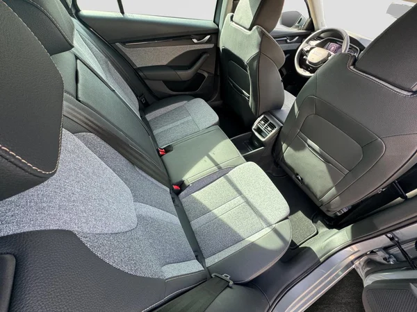 SKODA Octavia Combi (2026) — foto 2 van 21