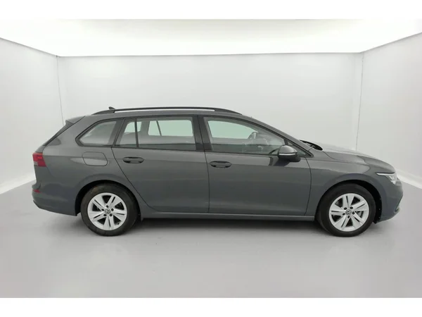 VOLKSWAGEN Golf Variant VIII (2021) — foto 28 van 36