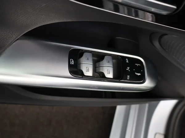 Mercedes-Benz C-Klasse (2022) — foto 17 van 32