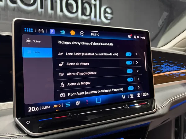 Volkswagen Passat (2024) — foto 8 van 31