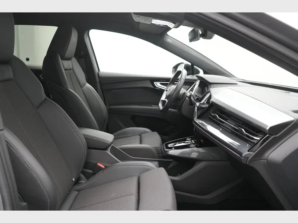 AUDI Q4 e-tron (2023) — foto 7 van 31