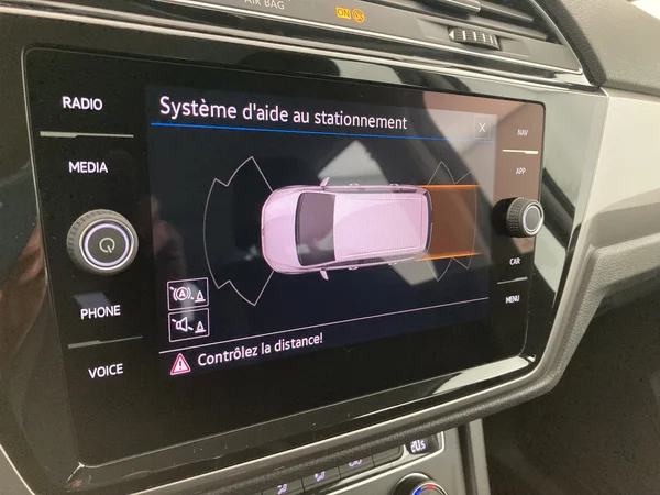 VOLKSWAGEN Touran (2020) — foto 21 van 36