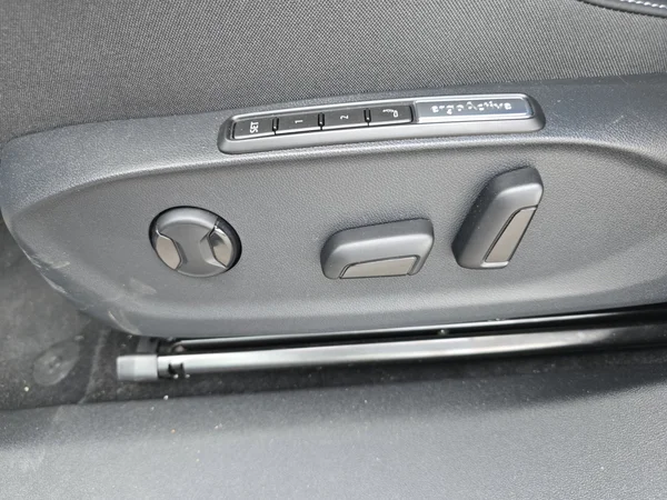 VOLKSWAGEN ID.7 Tourer (2025) — foto 17 van 18