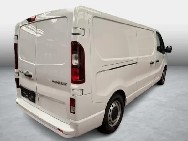 Renault Trafic (2024) — foto 12 van 15