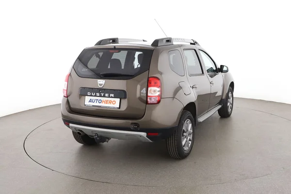 Dacia Duster (2017) — foto 12 van 16