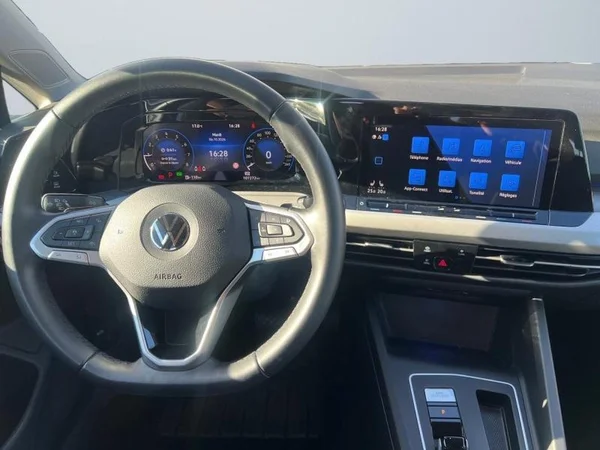 VOLKSWAGEN Golf VIII (2021) — foto 6 van 27