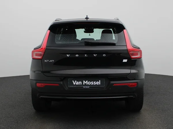 Volvo XC40 (2023) — foto 37 van 41