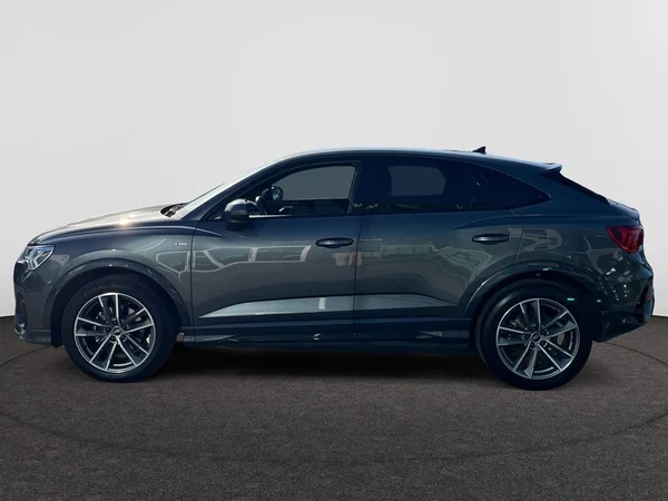 AUDI Q3 Sportback (2024) — foto 9 van 22
