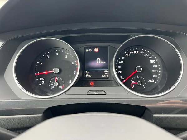 VOLKSWAGEN Tiguan (2022) — foto 6 van 24