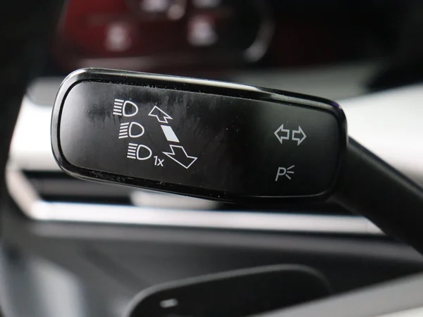 VOLKSWAGEN Golf (2024) — foto 16 van 27