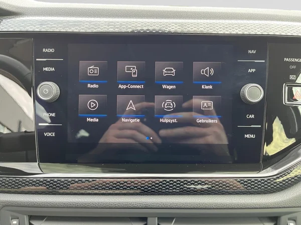 VOLKSWAGEN Taigo (2024) — foto 3 van 21