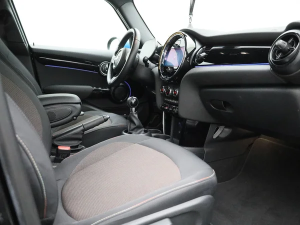 MINI One (2022) — foto 21 van 32