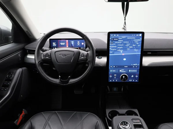 Ford Mustang Mach-E (2021) — foto 41 van 43