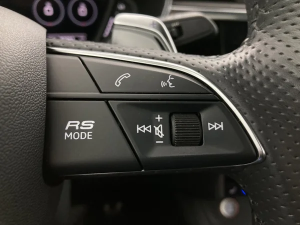 AUDI RSQ3 (2020) — foto 24 van 24