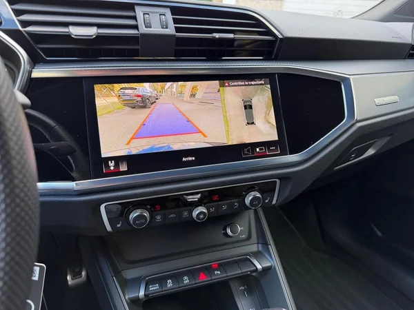 AUDI Q3 Sportback (2023) — foto 2 van 15