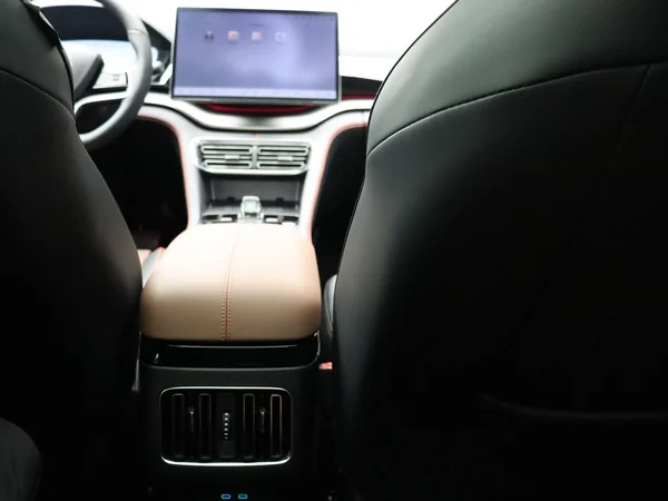 BYD SEAL U (2025) — foto 19 van 33