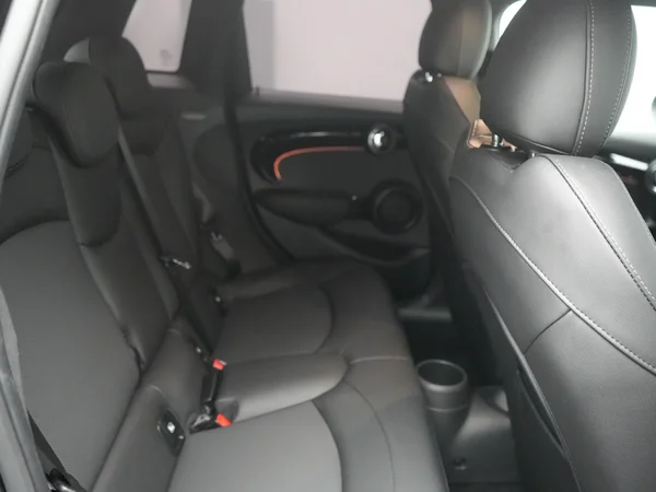 MINI Mini 5 Doors (F55 LCI II) (2022) — foto 6 van 24