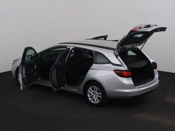 OPEL Astra (2022) — foto 24 van 25
