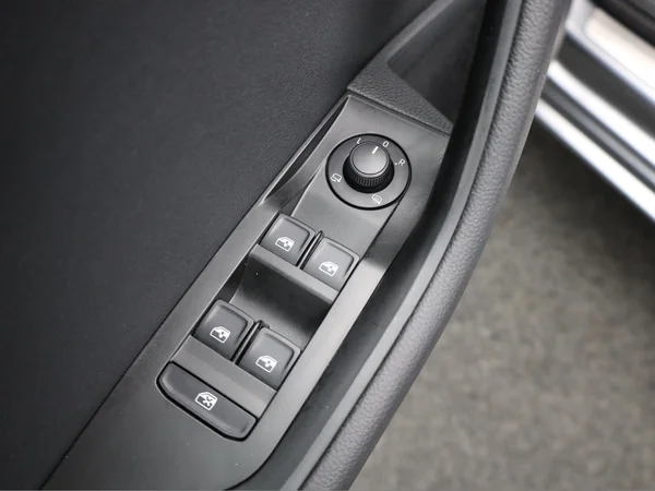 SKODA Superb Combi (2023) — foto 7 van 23