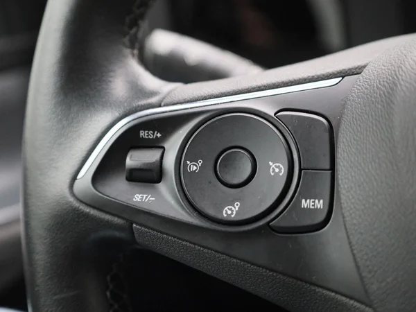 Opel Mokka-e (2023) — foto 10 van 36