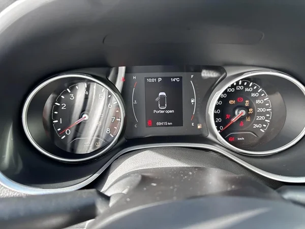Jeep Compass (2021) — foto 3 van 20