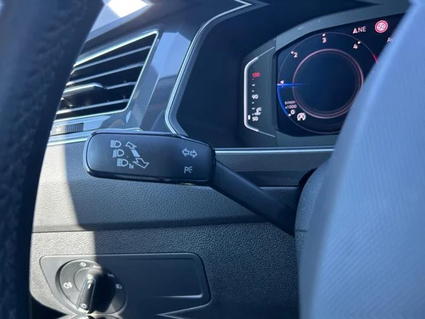 VOLKSWAGEN Tiguan Dsl (2022) — foto 18 van 31