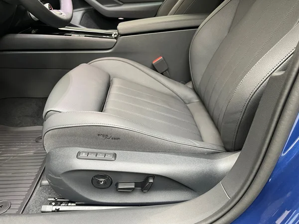 SKODA Superb Combi (2025) — foto 4 van 19