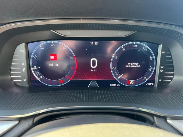 SKODA Octavia Combi (2024) — foto 16 van 17