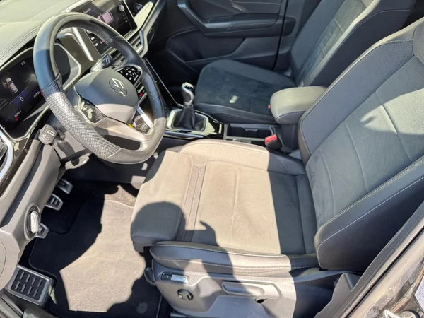 VOLKSWAGEN T-Roc (2023) — foto 24 van 24