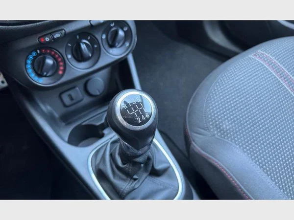 Opel Corsa (2019) — foto 16 van 24
