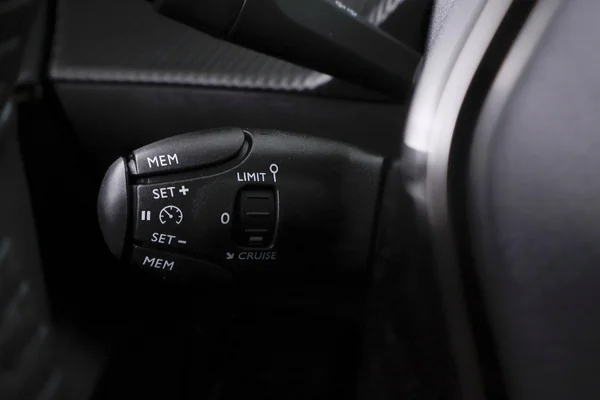 Peugeot E-208 (2025) — foto 15 van 64